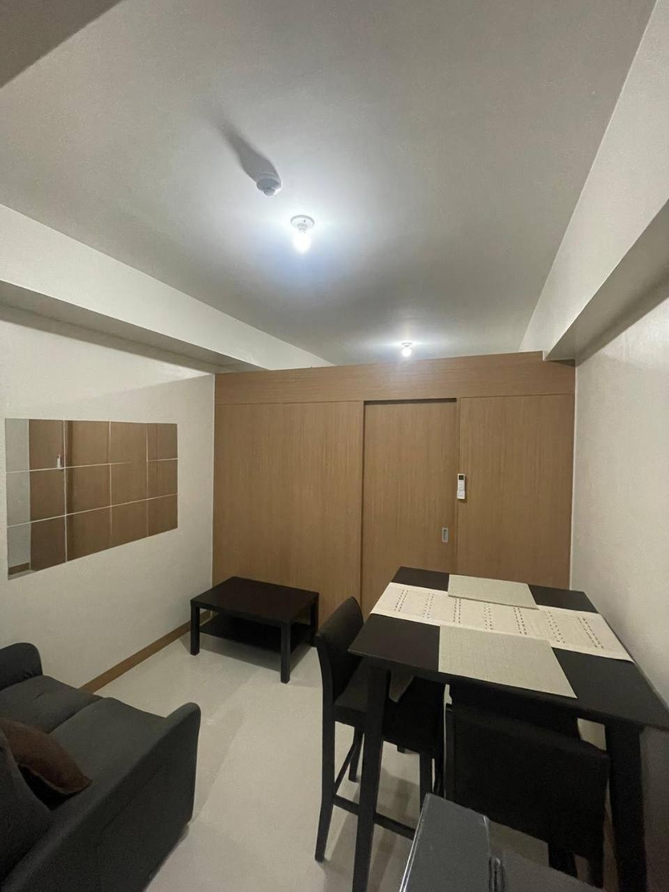 Red Residences Chino Roces Makati Makati City Екстериор снимка