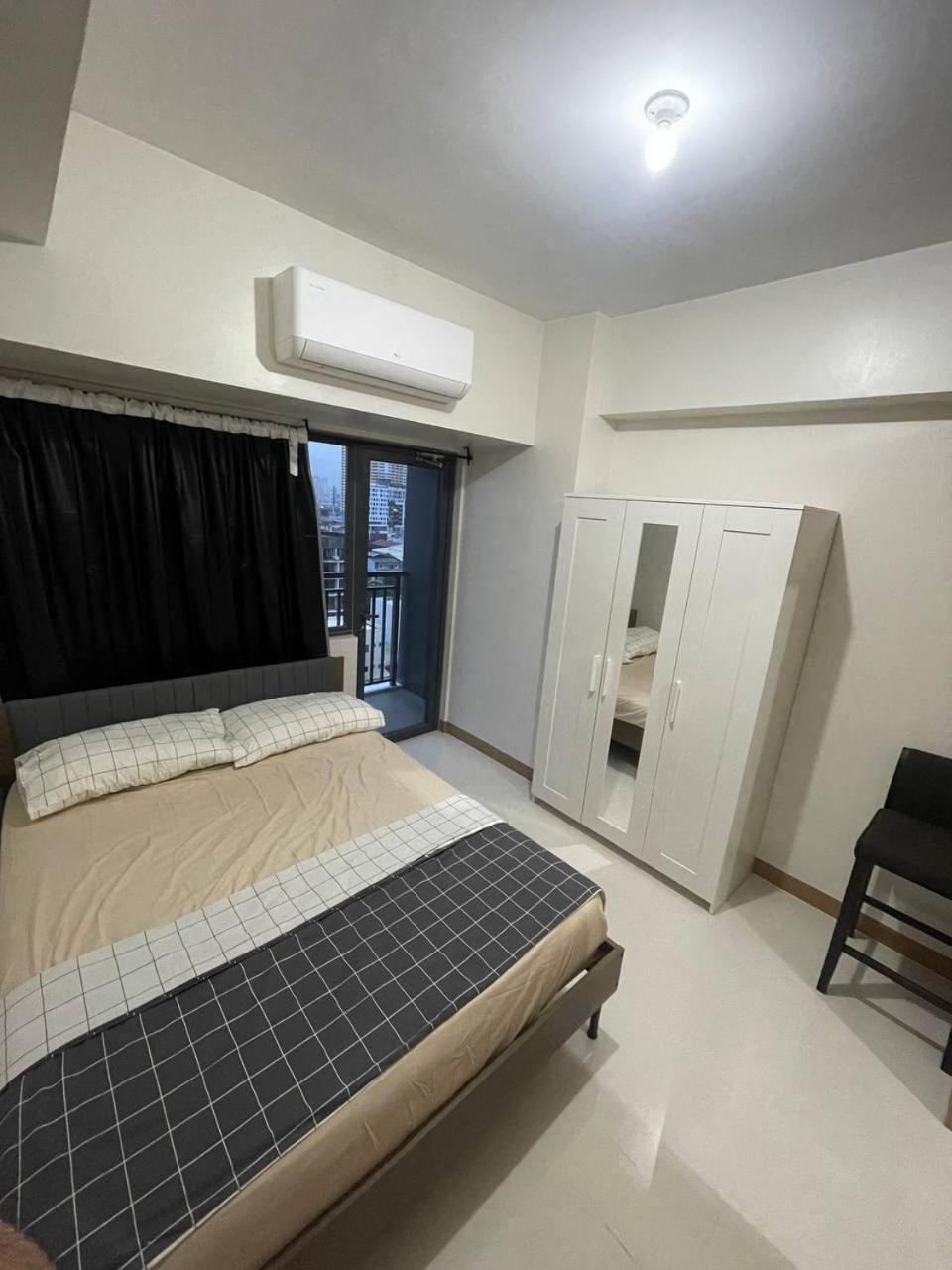 Red Residences Chino Roces Makati Makati City Екстериор снимка