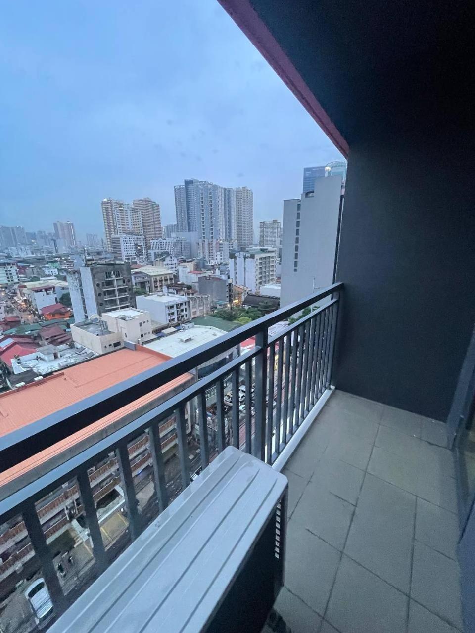 Red Residences Chino Roces Makati Makati City Екстериор снимка